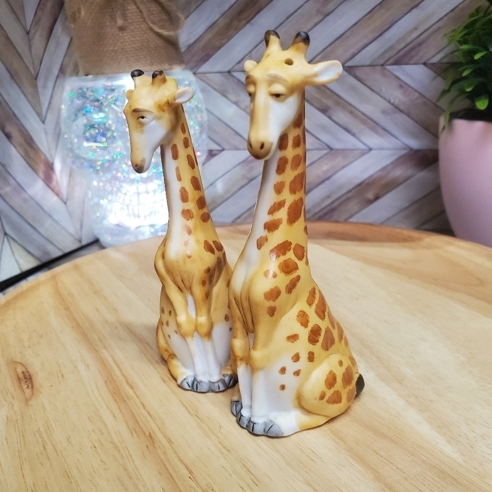 Franklin Mint Noahs Ark Giraffe Salt Pepper Shaker Set Porcelain